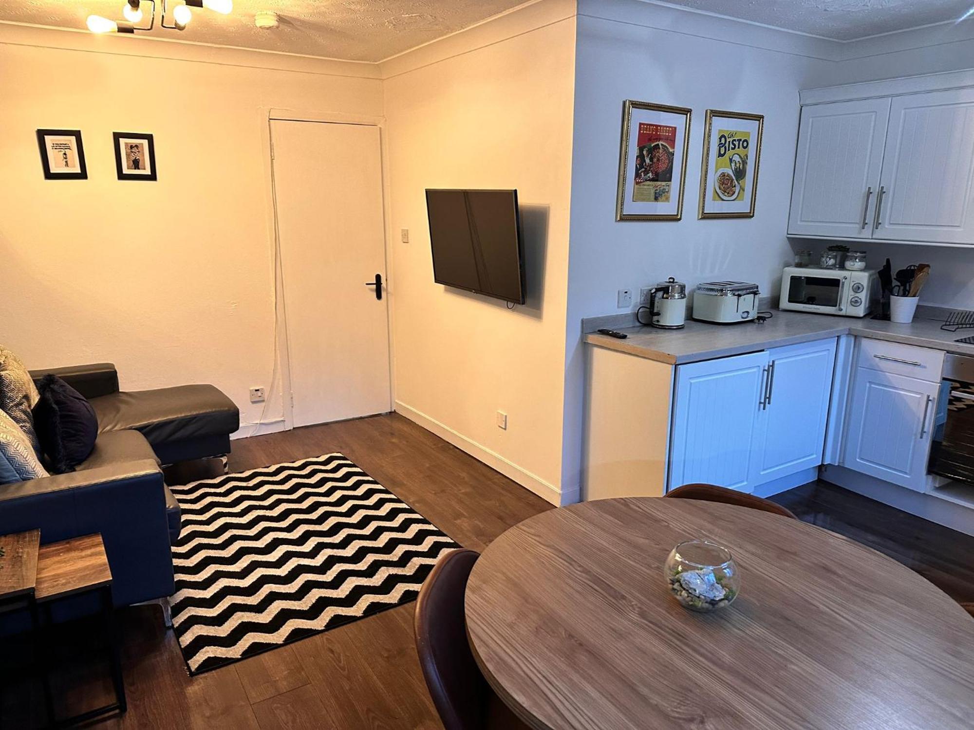 Brightcentral Apartment With Parking Glasgow Buitenkant foto