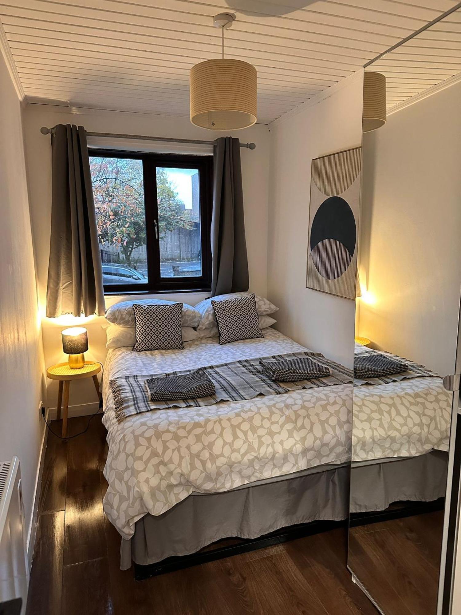 Brightcentral Apartment With Parking Glasgow Buitenkant foto
