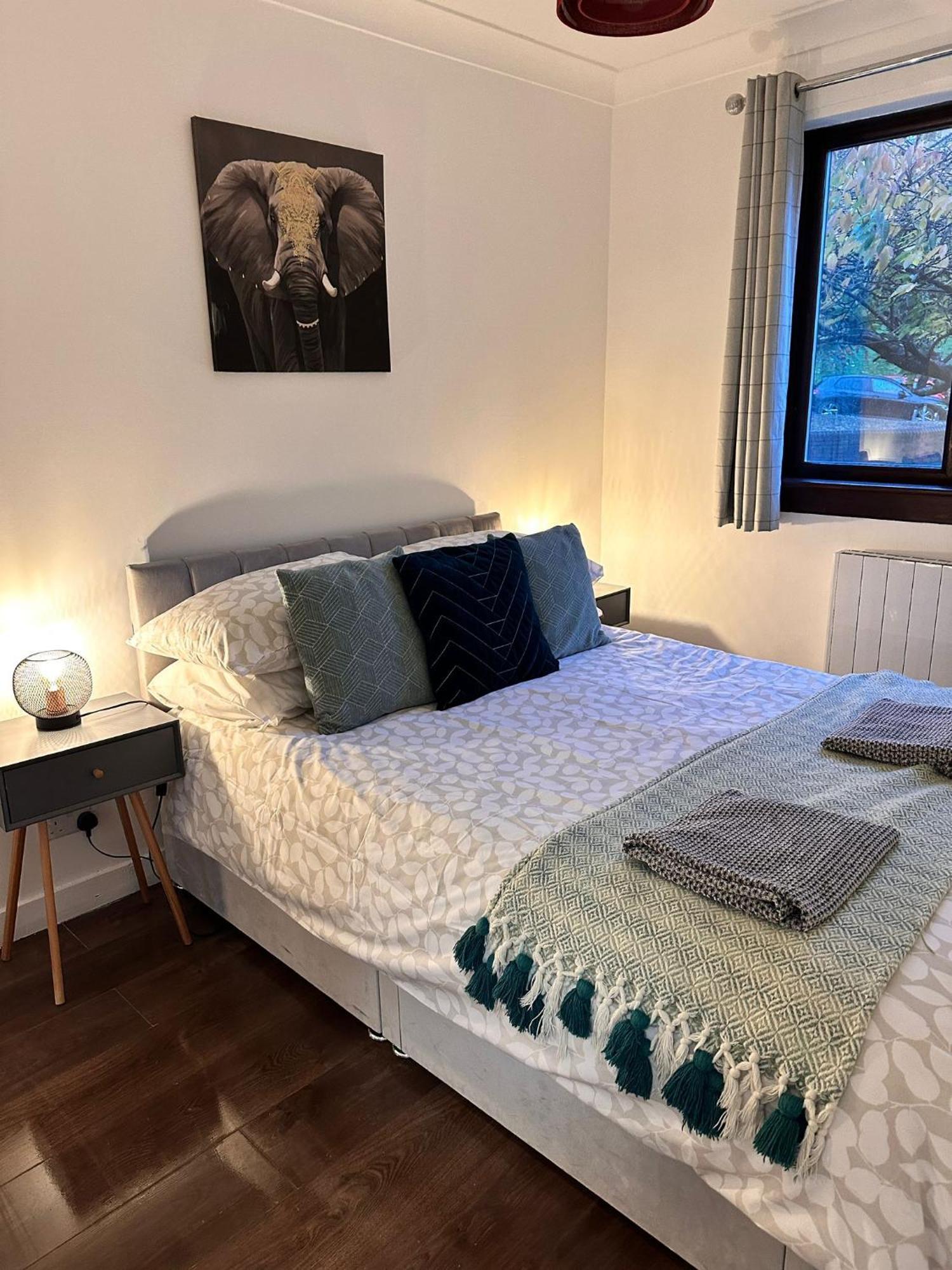 Brightcentral Apartment With Parking Glasgow Buitenkant foto