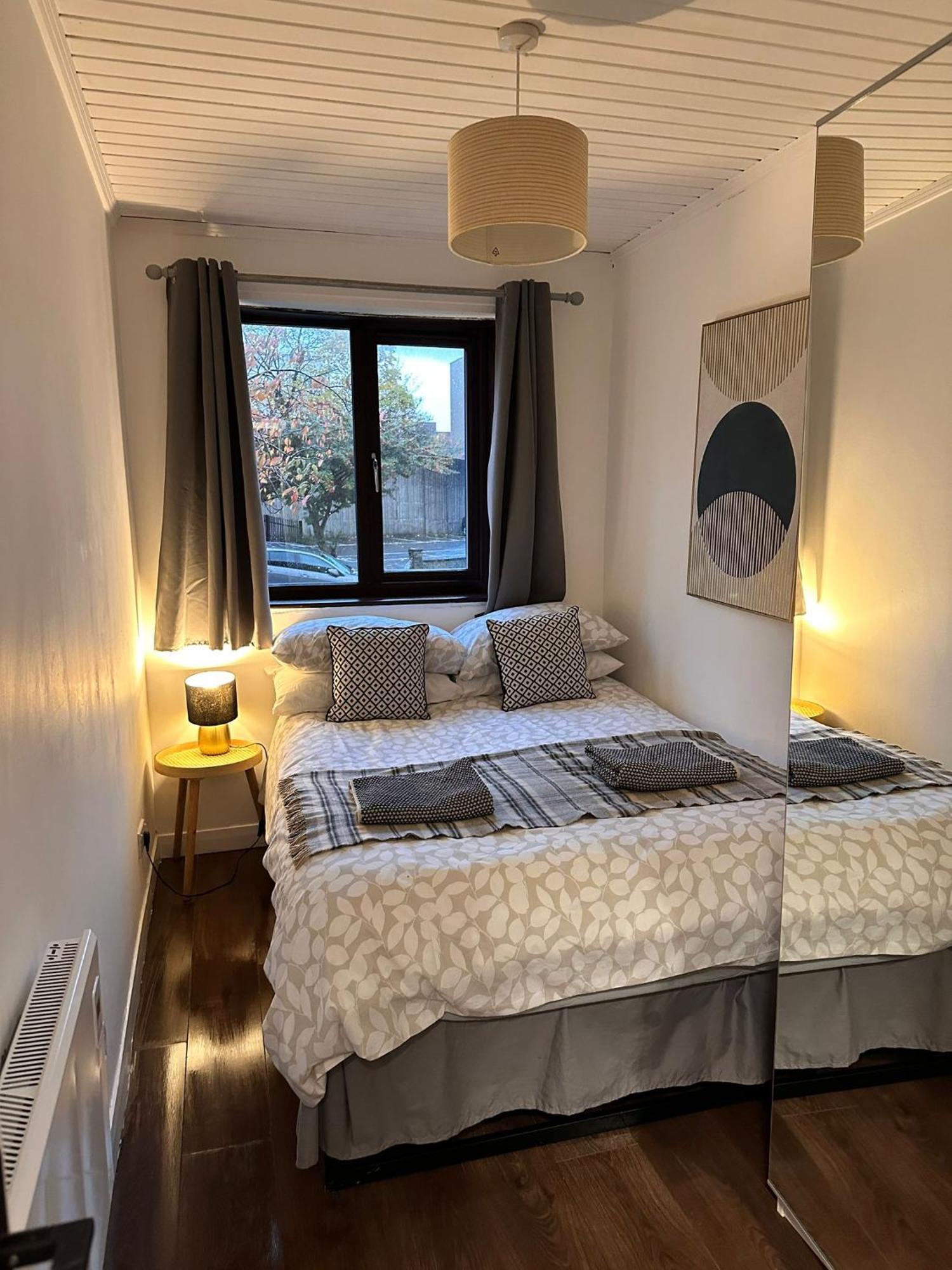 Brightcentral Apartment With Parking Glasgow Buitenkant foto